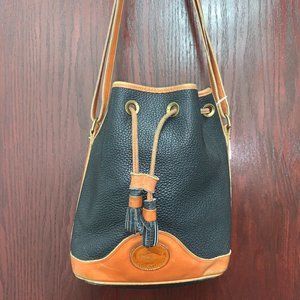 VINTAGE DOONEY & BOURKE CROSS-BODY BAG